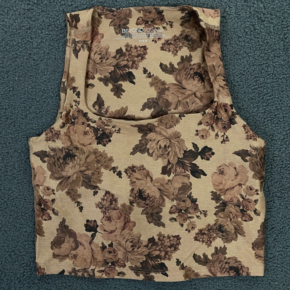 Beyond Yoga Softmark Square Neck Cropped Tank Top size Medium Floral Sports Bra - Picture 2 of 9